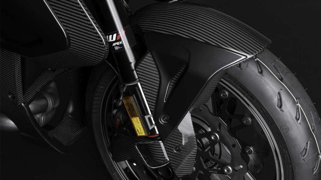 Brabus-1400-R-Signature-Edition-mud-guard