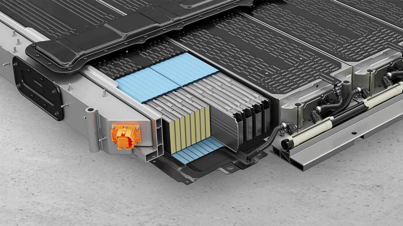 Porsche-Cayenne-Electric-battery-pack-double-sided-cooling