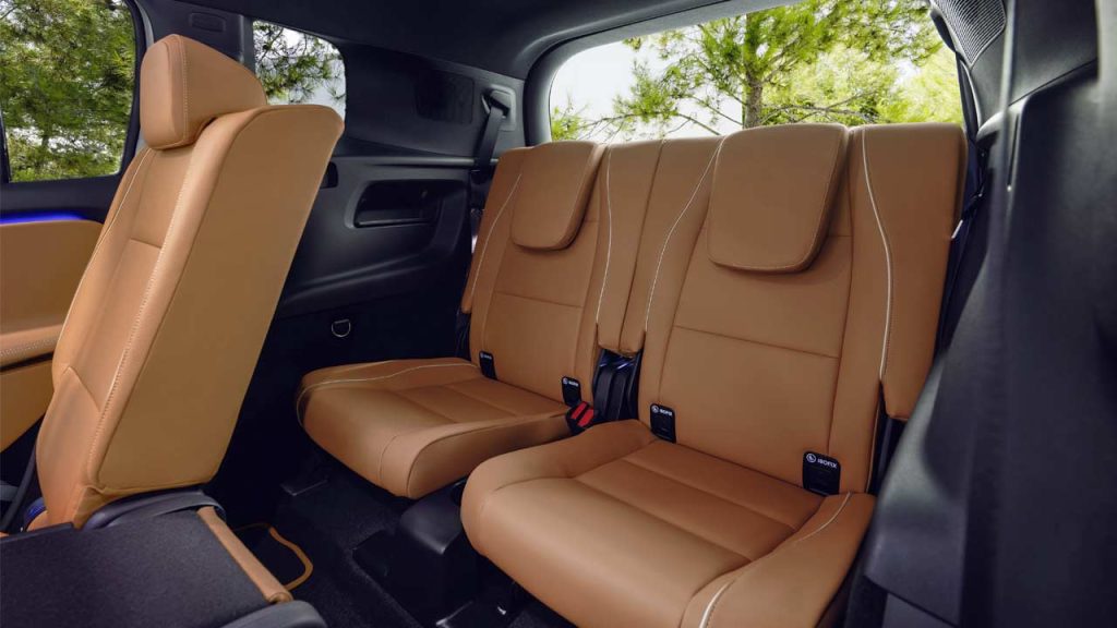 2026-Mercedes-Benz-GLB_interior-third-row